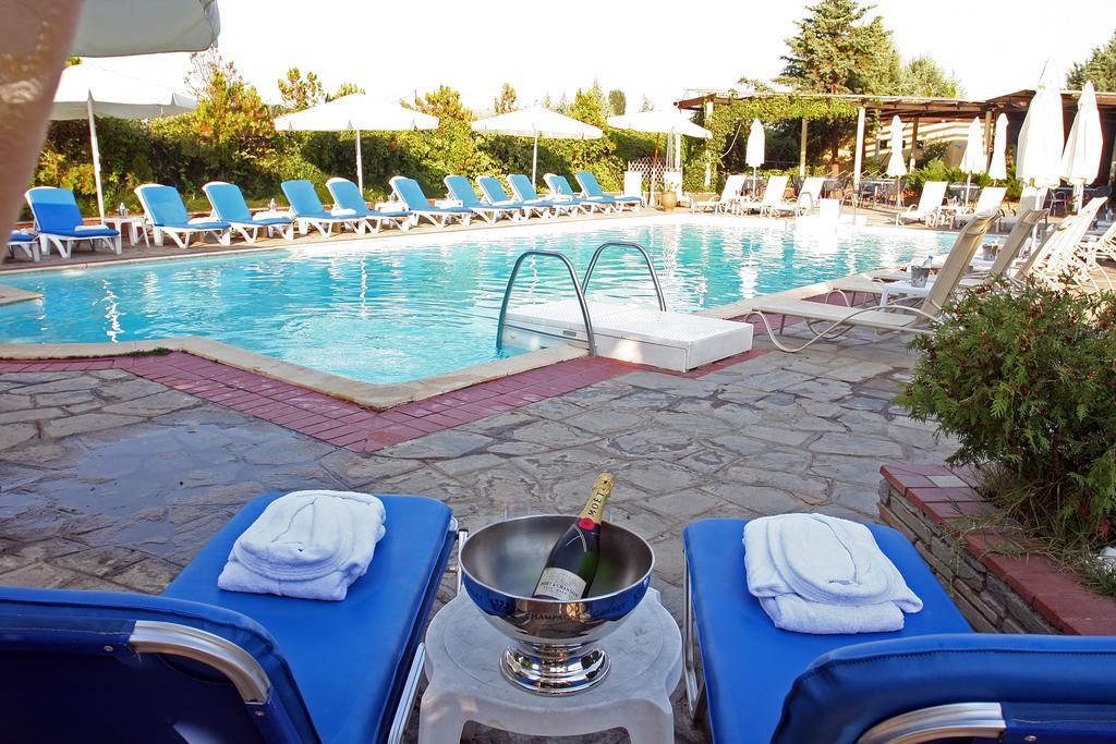 Hotel Galaxy Krepeni Екстер'єр фото