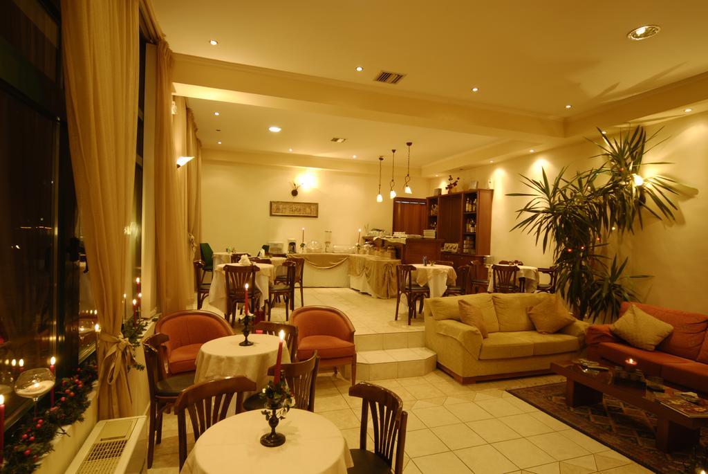 Hotel Galaxy Krepeni Екстер'єр фото