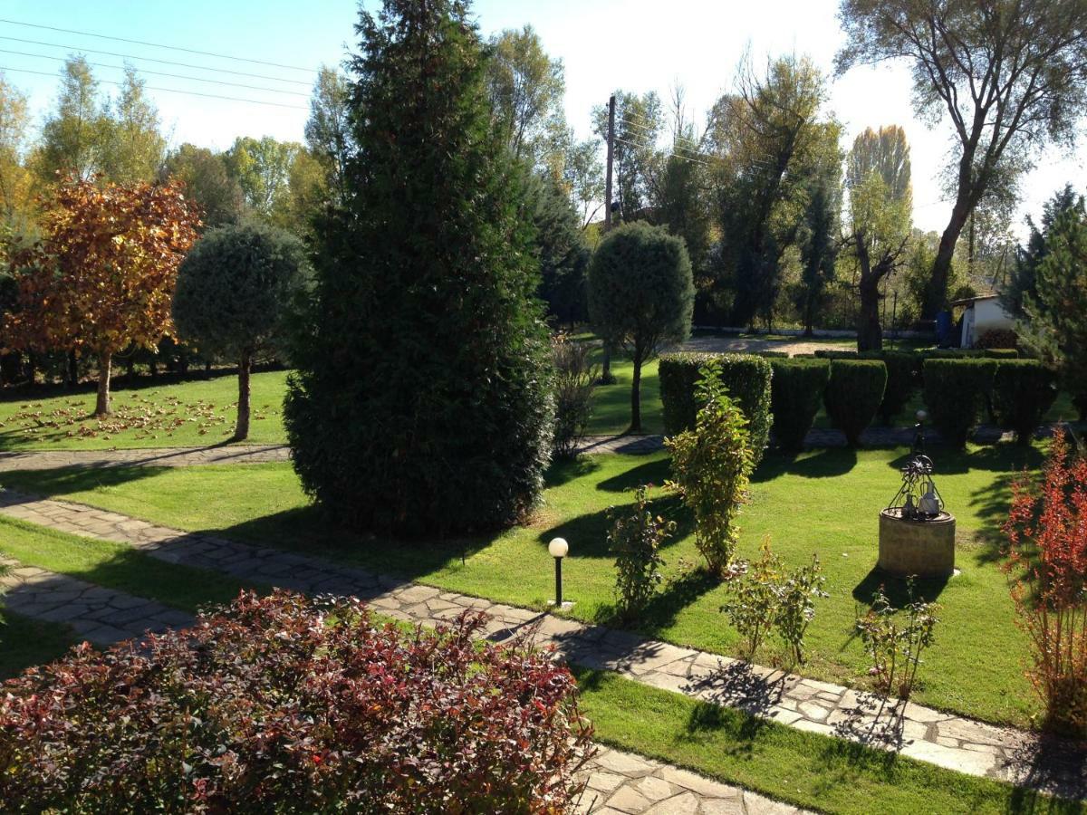 Hotel Galaxy Krepeni Екстер'єр фото